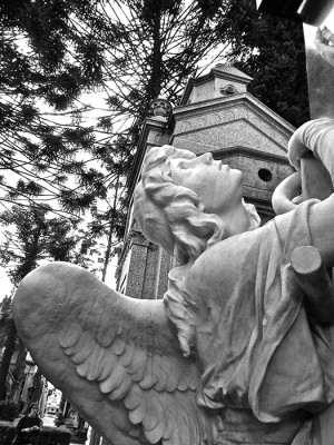 Cementerio - Yasmin Sabrina Hernandez